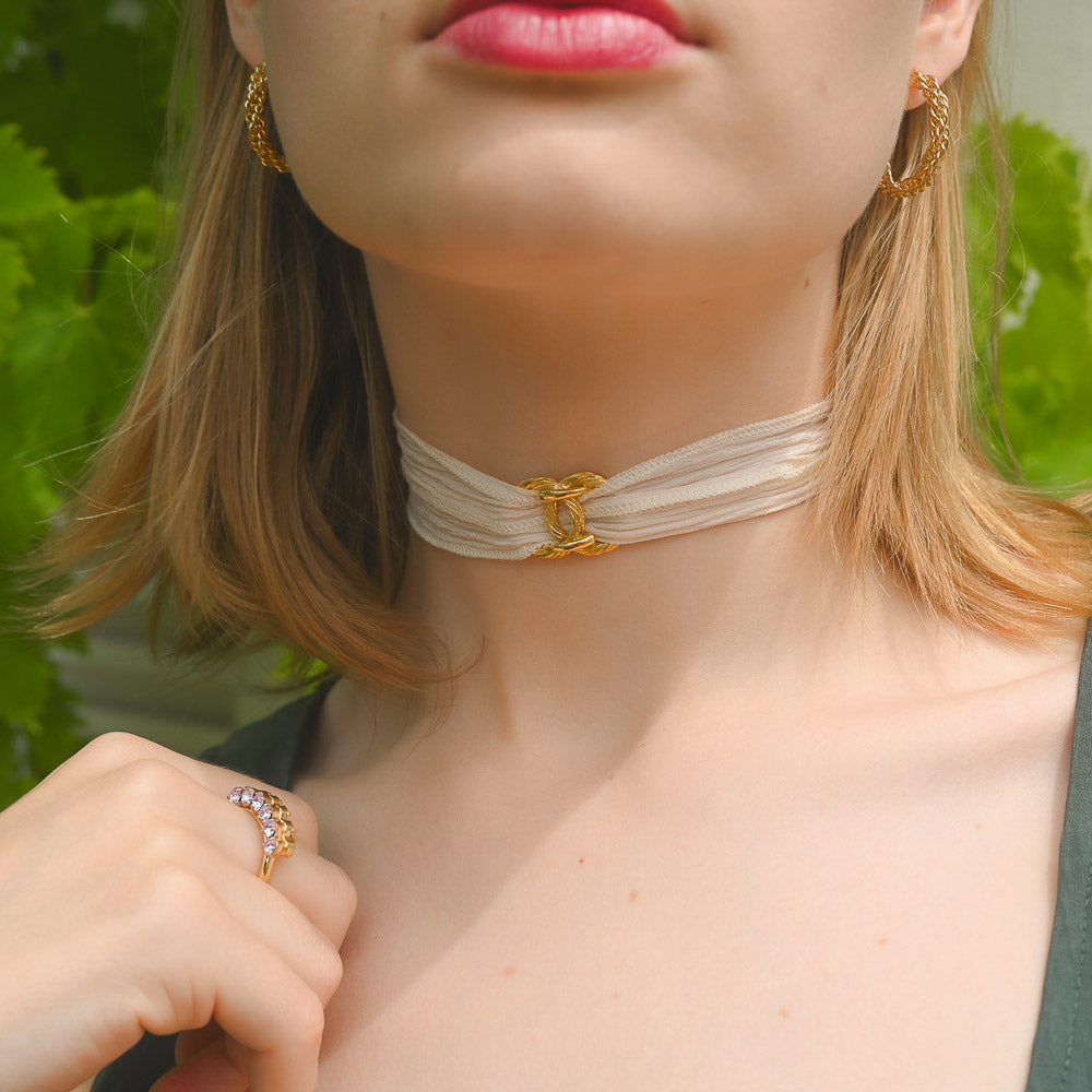 Emerald Tiger - Bianca choker necklace in silk ribbon